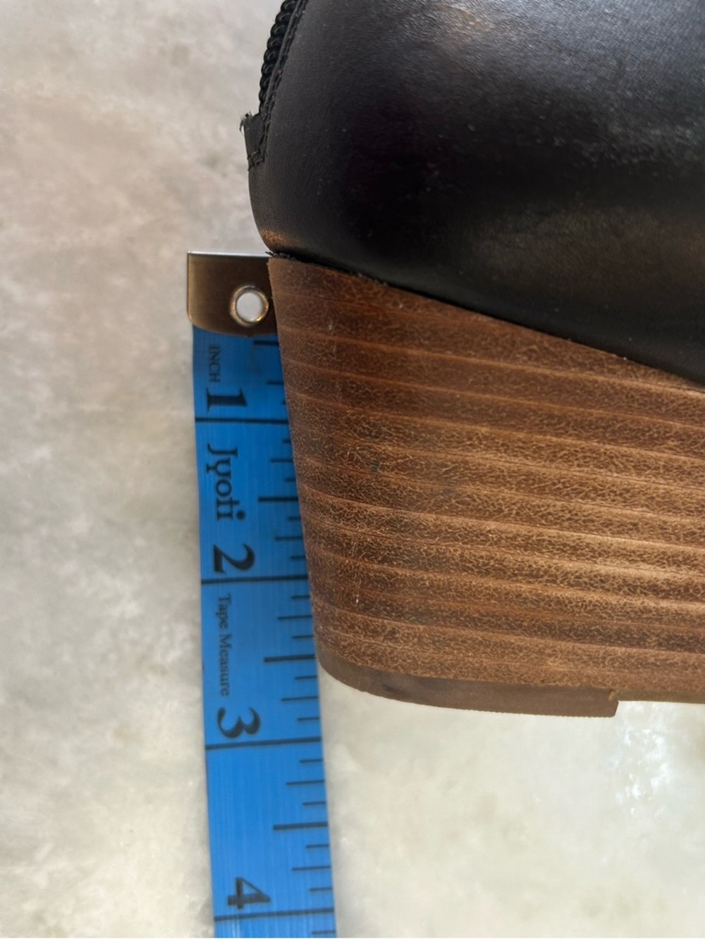 Lucky Brand Black Leather Crisscross Strap Sandals - Picture 4 of 7